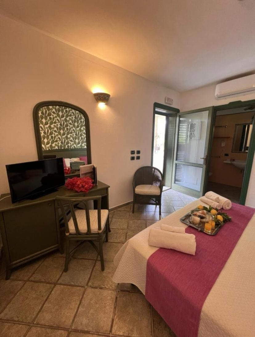 Valle Di Mare Country Resort Фонтане-Б'янке Екстер'єр фото